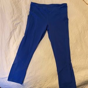 Lulu lemon Size 8 blue cropped tights